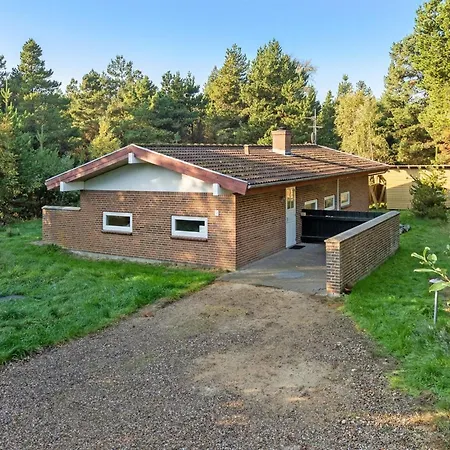 Reinbald - 1km From The Sea By Interhome