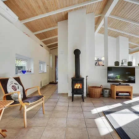 Reinbald - 1km From The Sea By Interhome *