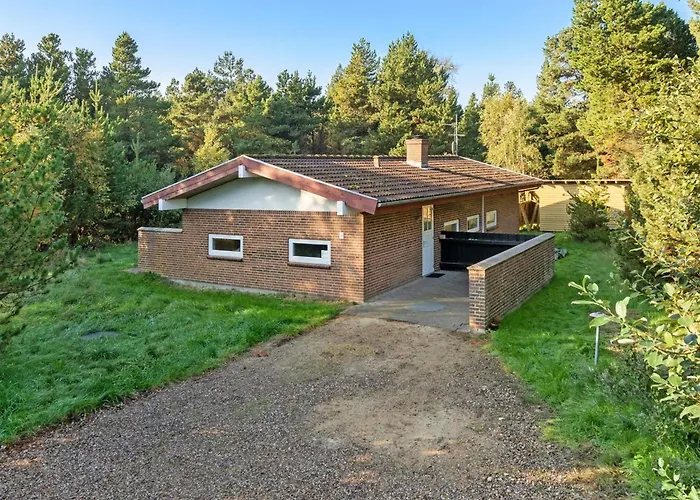 Reinbald - 1km From The Sea By Interhome