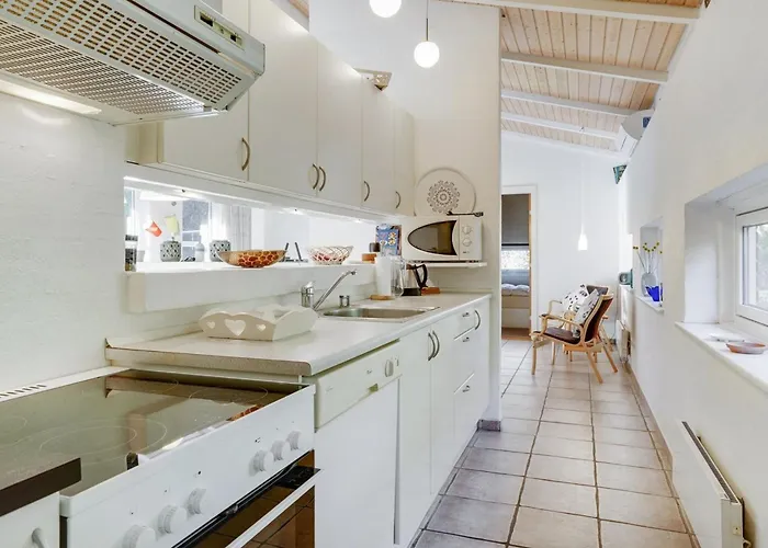 Reinbald - 1km From The Sea By Interhome