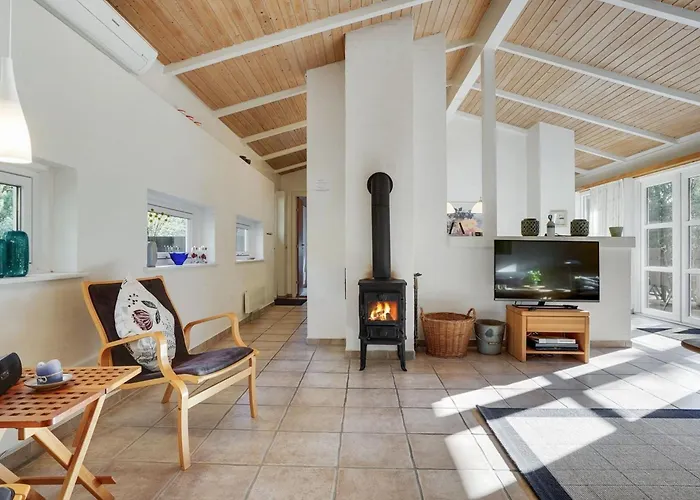 Reinbald - 1km From The Sea By Interhome *